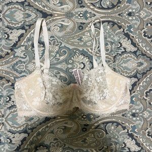 Victoria secret bra, 34d